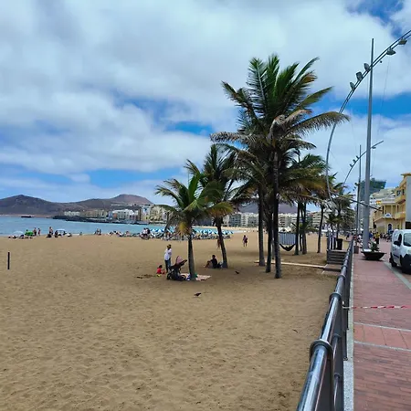 Canteras Canary 公寓 *